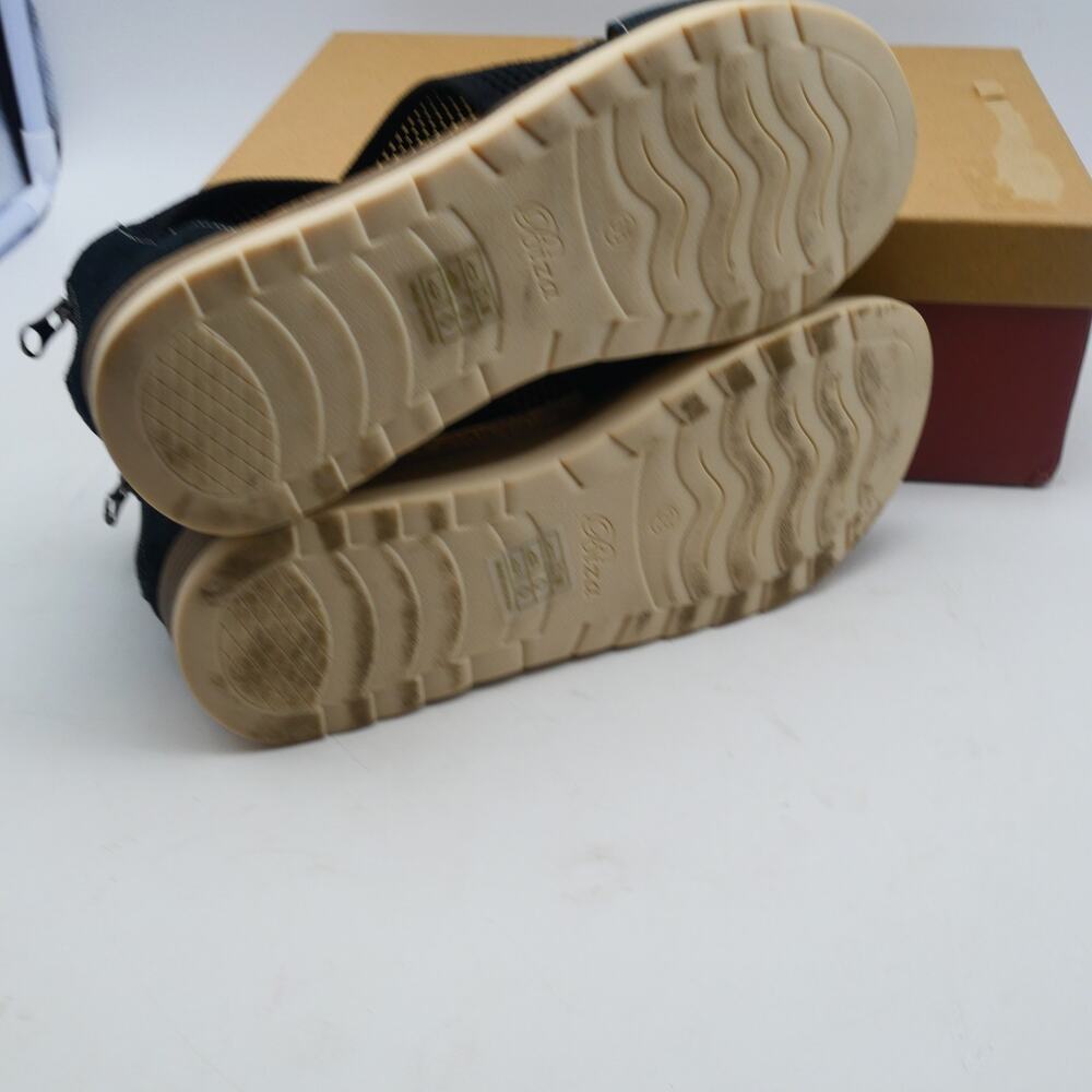 NEW Biza Bree Women's 7-7.5 Black Leather Sandals Size 38 Suede Footbed Open Box - Picture 8 of 10
